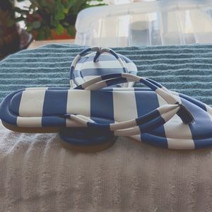 NWOB Just Fab striped flip flops. Size 7
